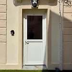 P01 Grand Proche Gare Cinema Jacuzzi Rdc Sur Cour Privative *