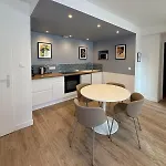 P01 Grand Proche Gare Cinema Jacuzzi Rdc Sur Cour Privative * Nancy