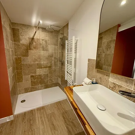 P01 Grand Proche Gare Cinema Jacuzzi Rdc Sur Cour Privative Apartment *