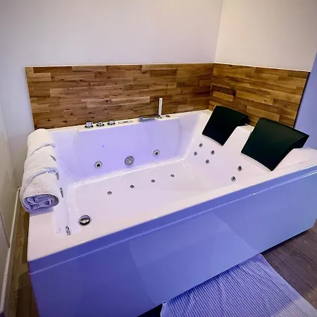 P01 Grand Proche Gare Cinema Jacuzzi Rdc Sur Cour Privative Apartment *