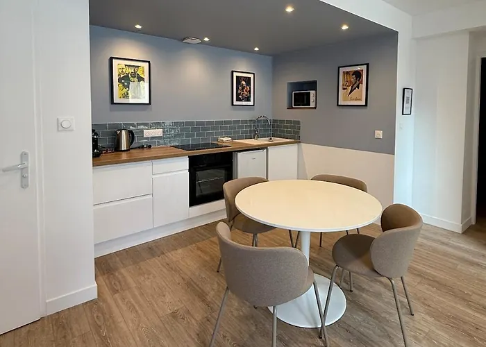 P01 Grand Proche Gare Cinema Jacuzzi Rdc Sur Cour Privative * Nancy